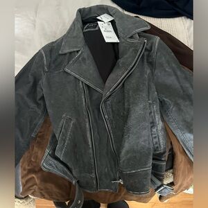 Zara men’s 100% leather biker jacket in distressed black. NWT